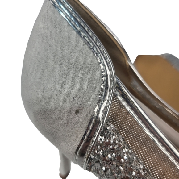 Journee Collection Kalani Glitter Pump Grey 8.5 - Picture 9 of 9